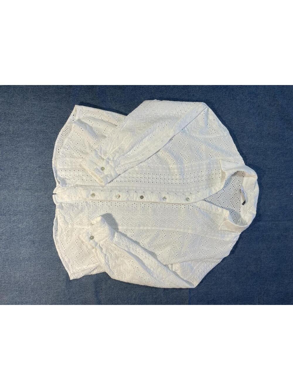 Zara White eyelet button up V neck long sleeve top summer feminine Medium